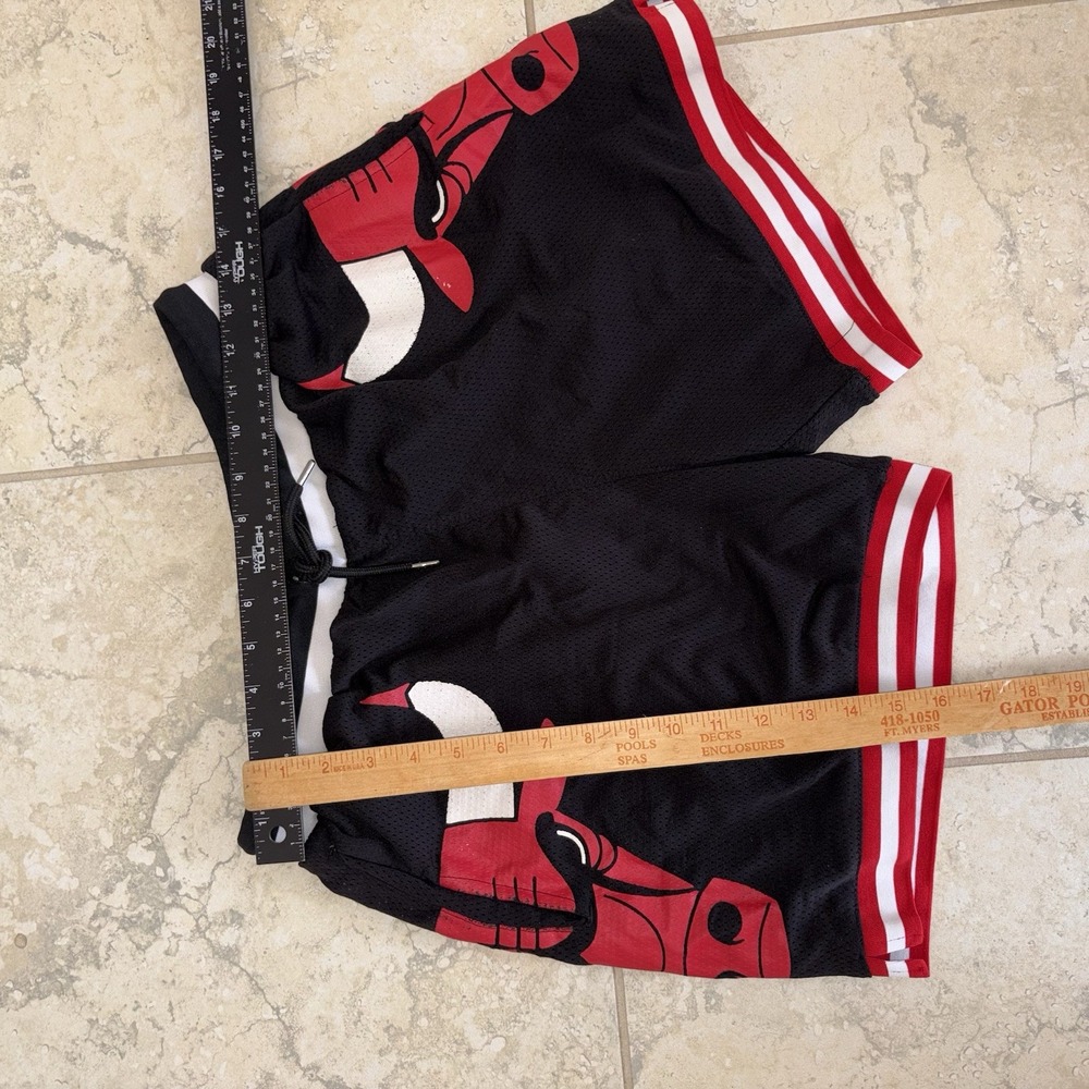 Chicago Bulls NBA Mesh Shorts Black Ultra Game Size M Lined Pockets - Picture 3 of 5